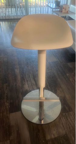 White bar stool chairs