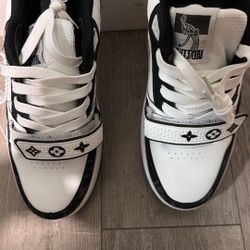 Size 9 Louis Vuitton’s 