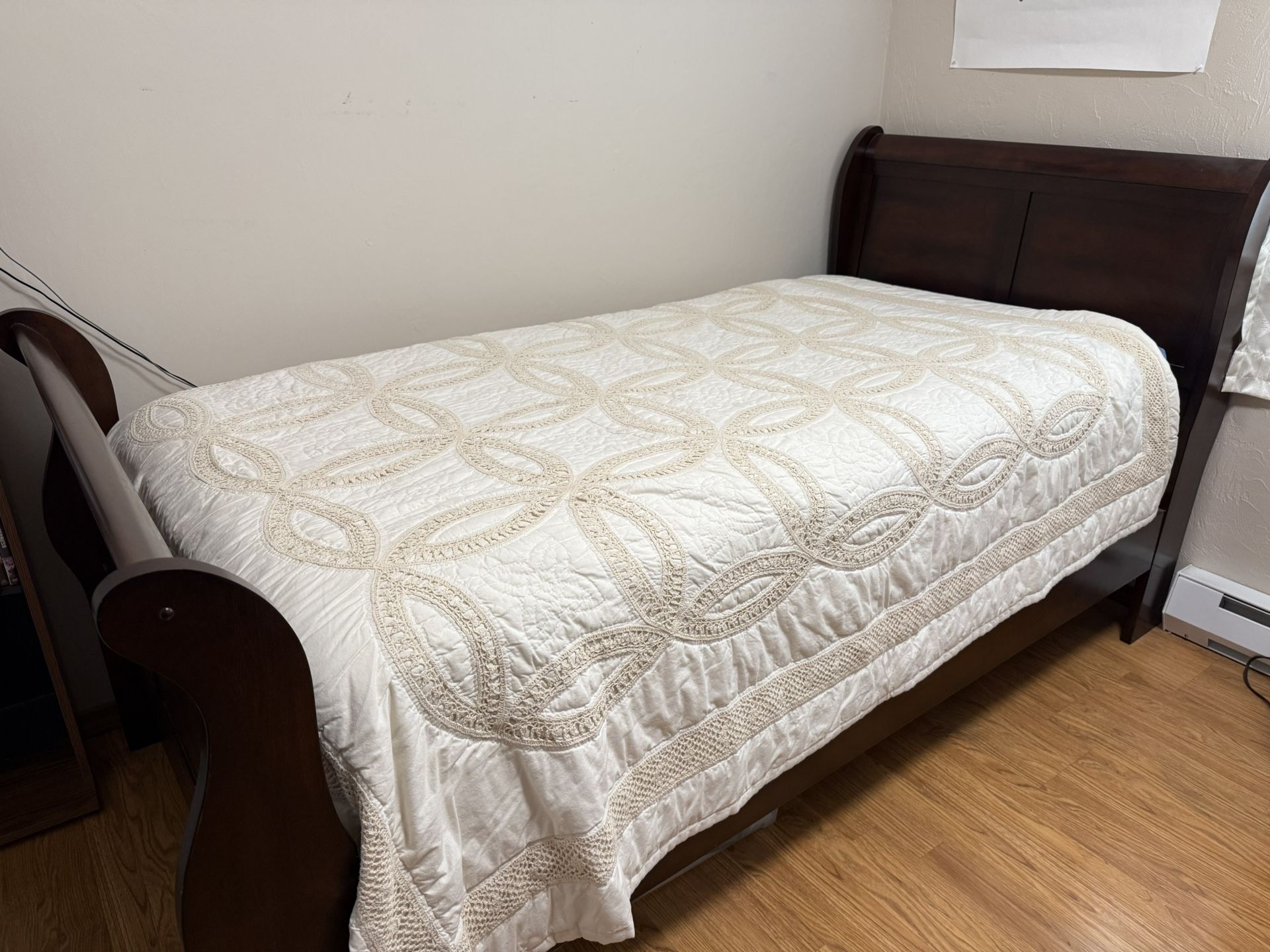 Twin Sleigh Bed