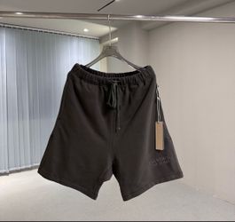 Essentials Shorts Black - Large