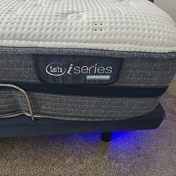 Serta iseries Queen Matress + Adjustable Base