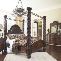 King/Cal King Bedroom Set *READ DESCRIPTION*