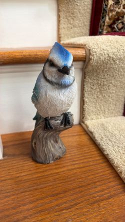 Sparrow statue