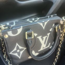 Lv purse 