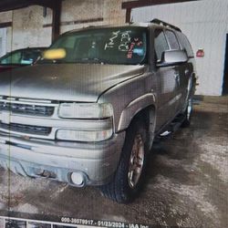 FOR PARTS A 2003 CHEVY  SUBURBAN Z71 5.3 ENGINE 4X4 4L60 TRANS