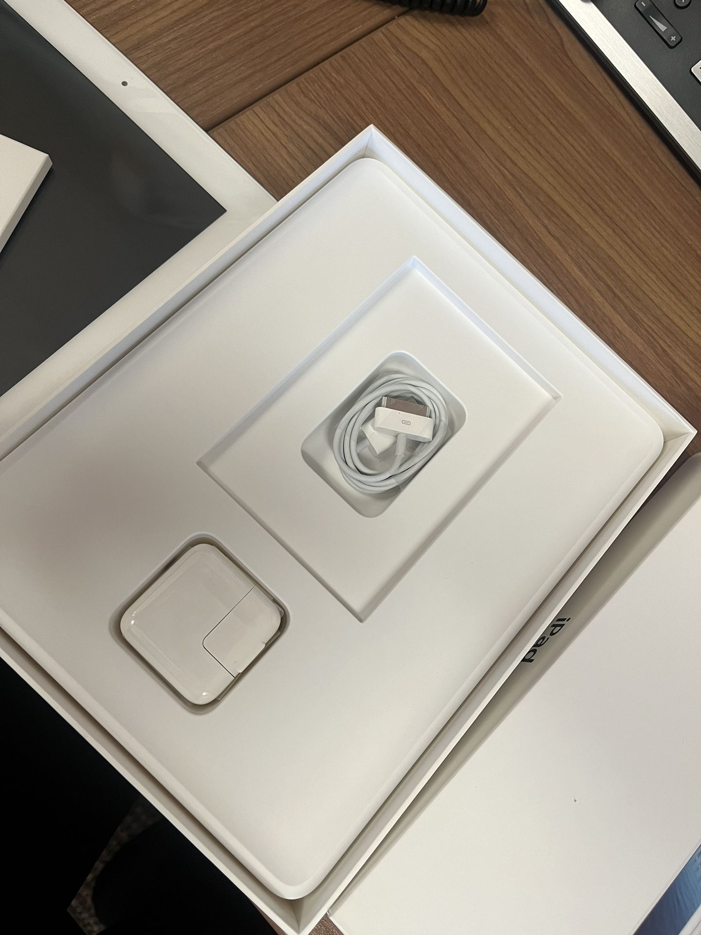 3rd generation iPad Electronics & Media