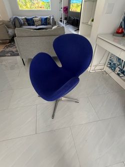Swan-Style Swivel Accent Chair in Blue
