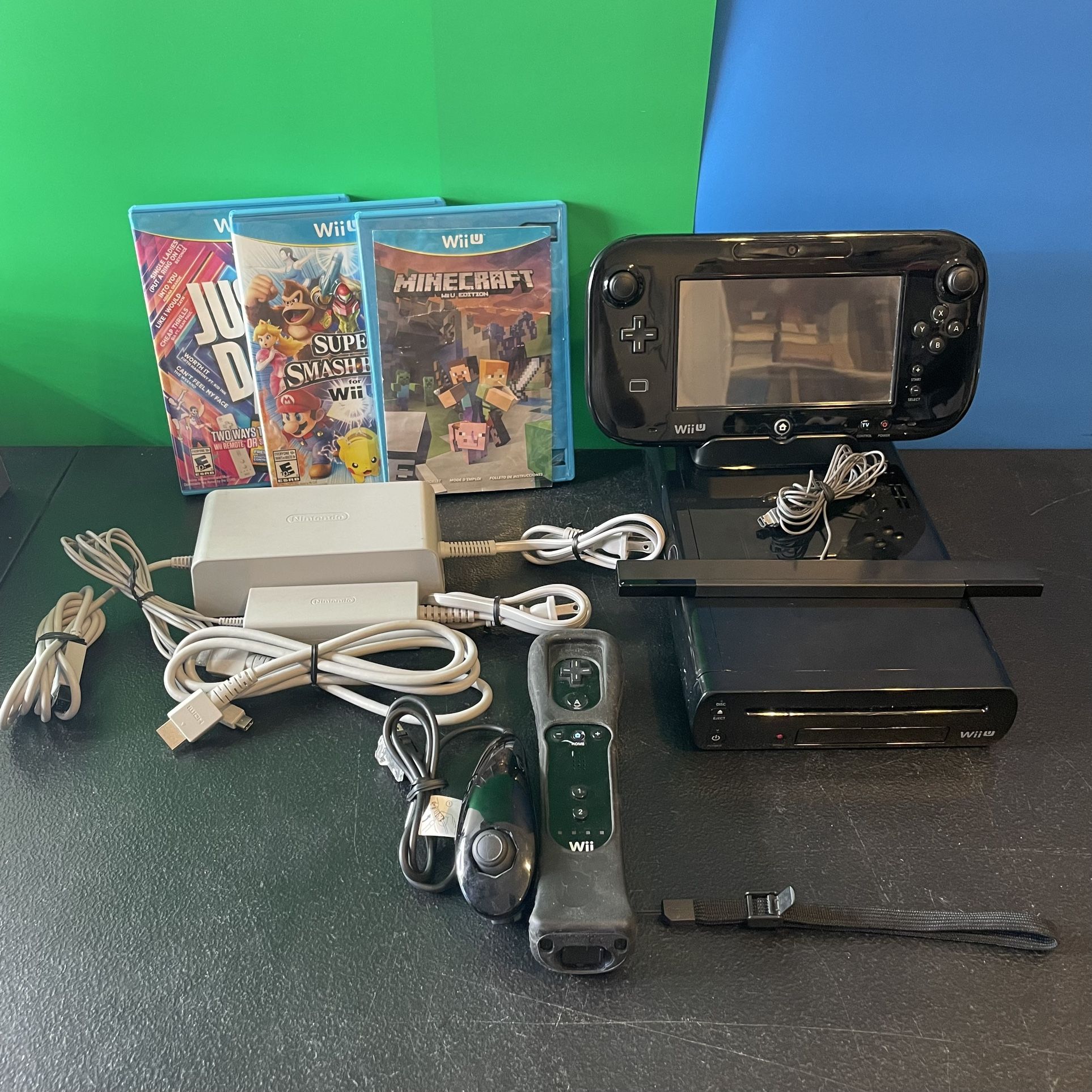 Nintendo Wii U 32GB Console - Black - With 3 Games And Wii Plus Controllers