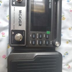 The MOOER GE100 Guitar Multi-Effects Processor Pedal