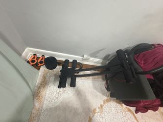 Stomach Crunching Machine 