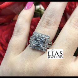 New 18k White Gold Wedding Ring 