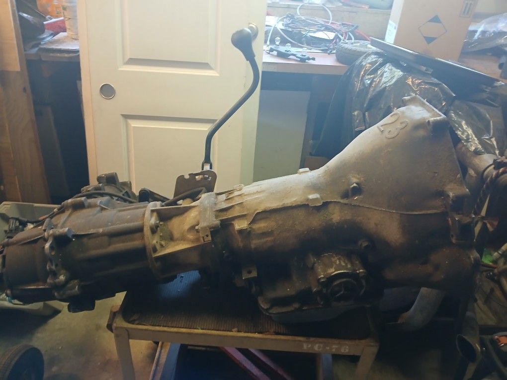 4L60E  GM Transmition And 4wd Gear Box