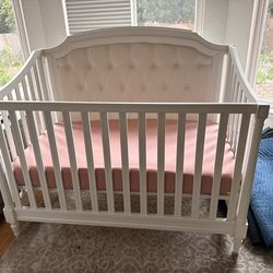 Pottery barn Convertible crib (3 In 1)
