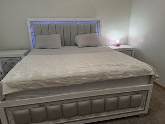 King Bedroom Set with Mattress & Box Spring – 6 Pieces