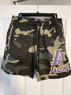 Los Angeles Lakers Pro Standard Team Shorts - Camo - Mens size Medium