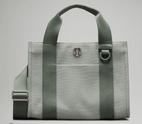 Lululemon bag