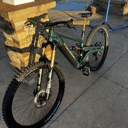 Polygon Collosus N8XE E Mountain Bike