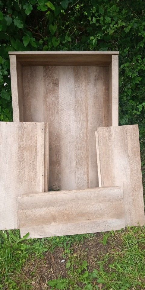 Tall Bookcase Good Condition $8.00