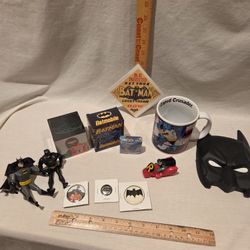 Batman & Robin  mostly VTG 1(contact info removed)  lot of  12 collectables 