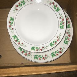 Gibson Christmas Dishes