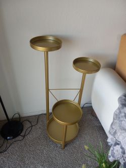 Vase shelf