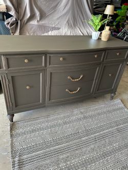 Dresser/buffet