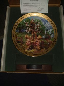 MJ HUMMEL PLATES TOTAL OF 8 PLATE'S