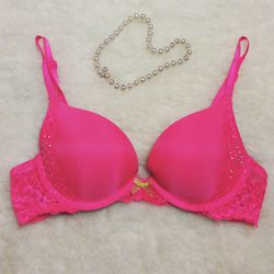Victoria Secret Dream Angels Push Up Pigeonnant Bra 34B Hot Pink  Rhinestones for Sale in Menifee, CA - OfferUp