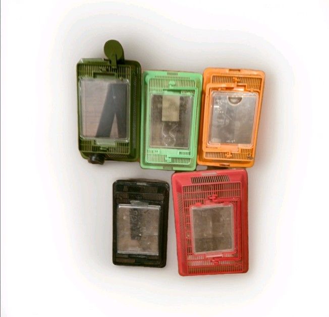 Tiny Pet Or Cricket Holders (used for Pet Lizards)