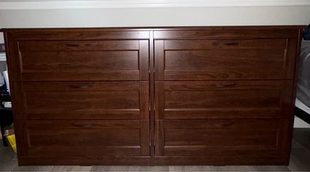 Brown 6 drawer dresser