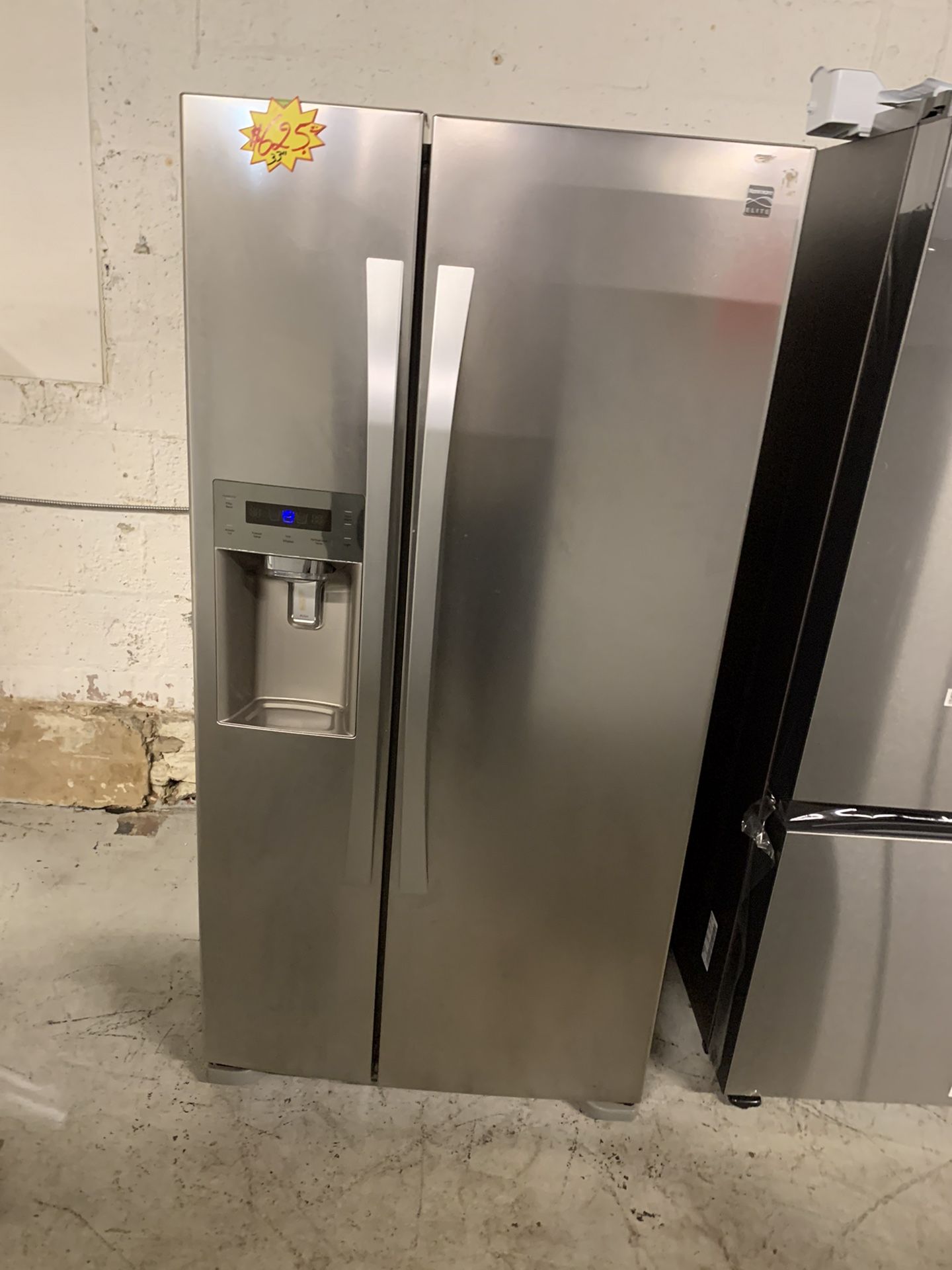 33” Side By Side Door Freezer Fridge in excellent condition with 4 Months Warranty 