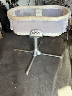 HALO BassiNest Swivel Sleeper