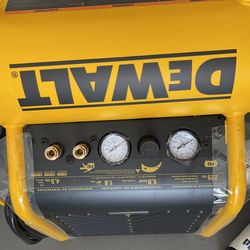 4.5 Gal. Air Compressor Dewalt