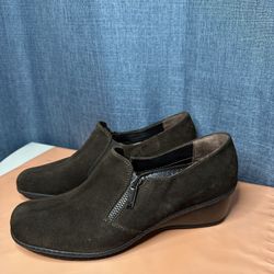 AQUATALIA by MARVIN K brown suede ZIPPER WEDGE shoes size 9