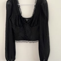 Lulu’s Top Size M