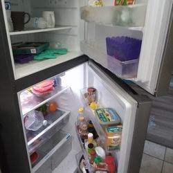 Like New Frigidaire Refrigerator Save $400!!!