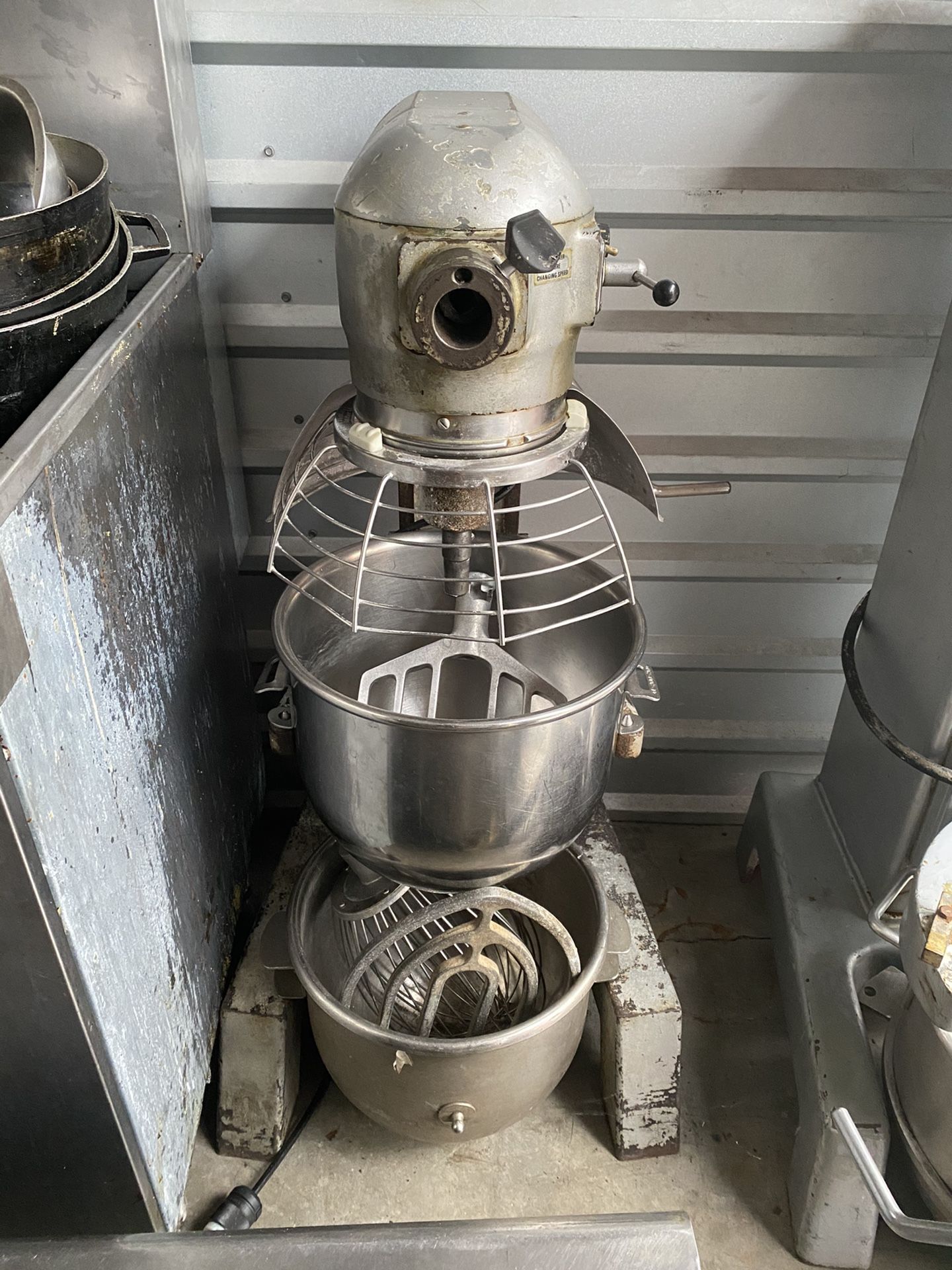Hobart dough mixers 20 qt 30 qt ** Restaurant equipment for Sale in Orlando, FL OfferUp
