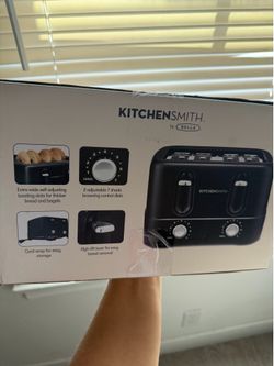 Kitchen Smith toaster by Bella