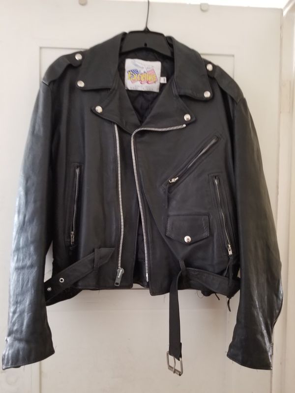 MEN'S LEATHER JACKET USED SIZE 44 for Sale in Montclair, CA OfferUp
