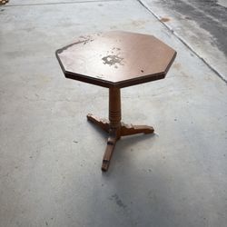 Octagonal Wooden Pedestal Accent Table (DIY Project)
