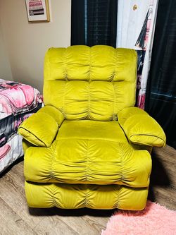 GREEN VELVET ROCKER RECLINER