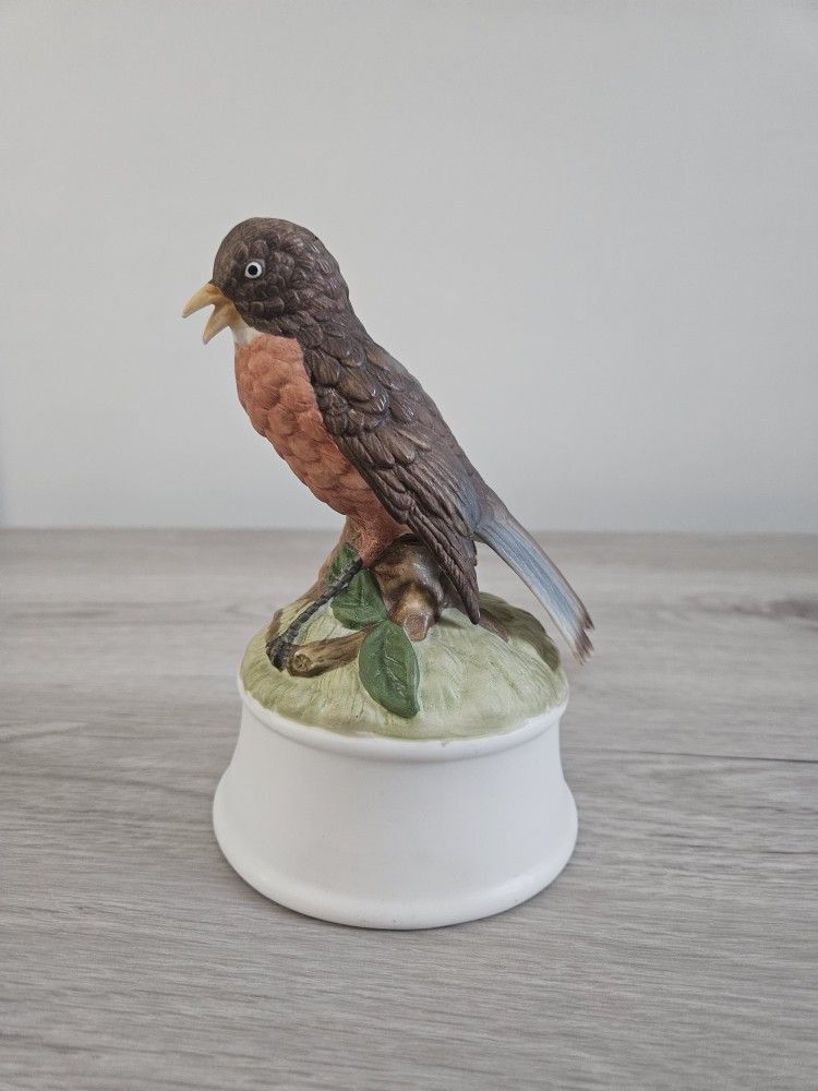 Vintage Gorham Japan Bisque Porcelain Robin Bird Music Box