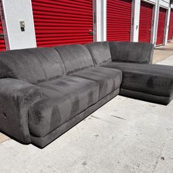 FREE DELIVERY!! COMFY SECTIONAL!!