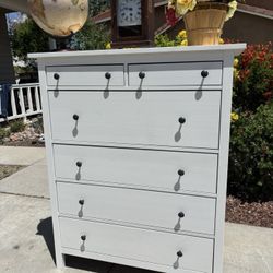 White Solid Wood Hemnes Dresser Chest of Drawers Furniture Great Condition 