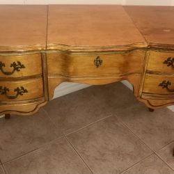 Classic & Elegant Antique Bassett Furniture Mid Century French Provincial Vanity 