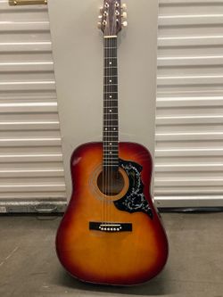 Guitarra acustica en excelentes condiciones