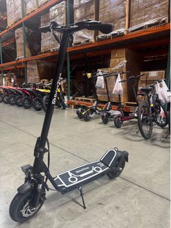 Solid electric scooter