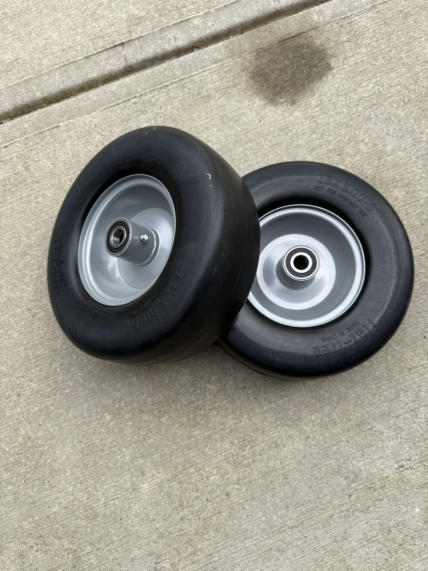 Lawn Mower Flat Free Tire And Wheel 13X5.00-6