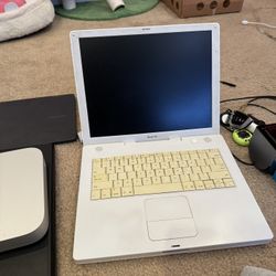 Vintage iBook G4