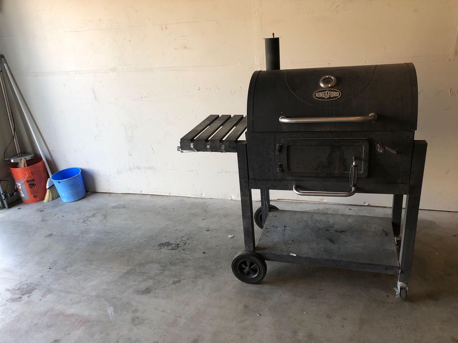 Kings ford charcoal barbecue grill